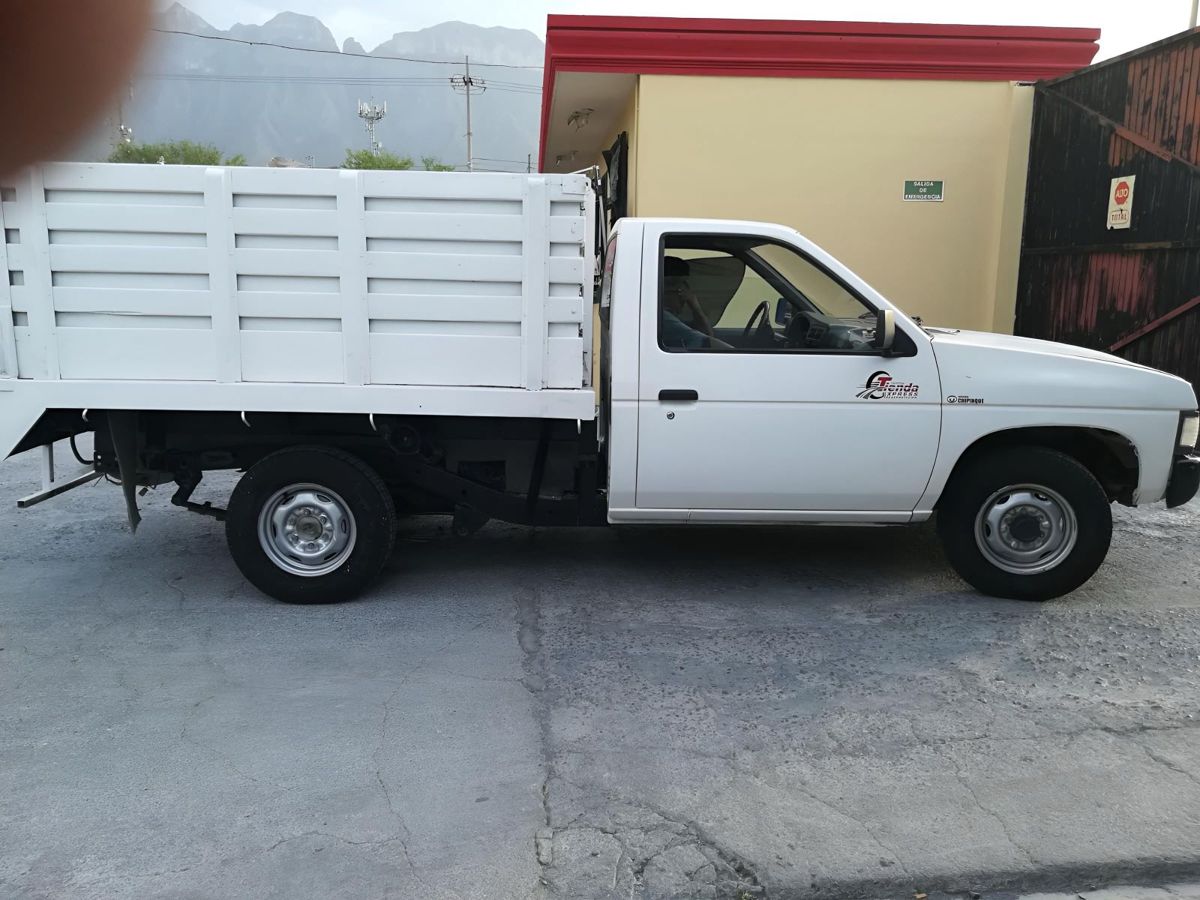 Camioneta estaquitas AutoTransportes Tienda